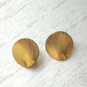 Monet Vintage Gold Tone Ribbed Shell Clip Earrings